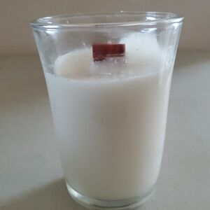 Cotton Lily Wood Wick candle New 8 oz Crackle burn time 50 hrs, Celebrating Home